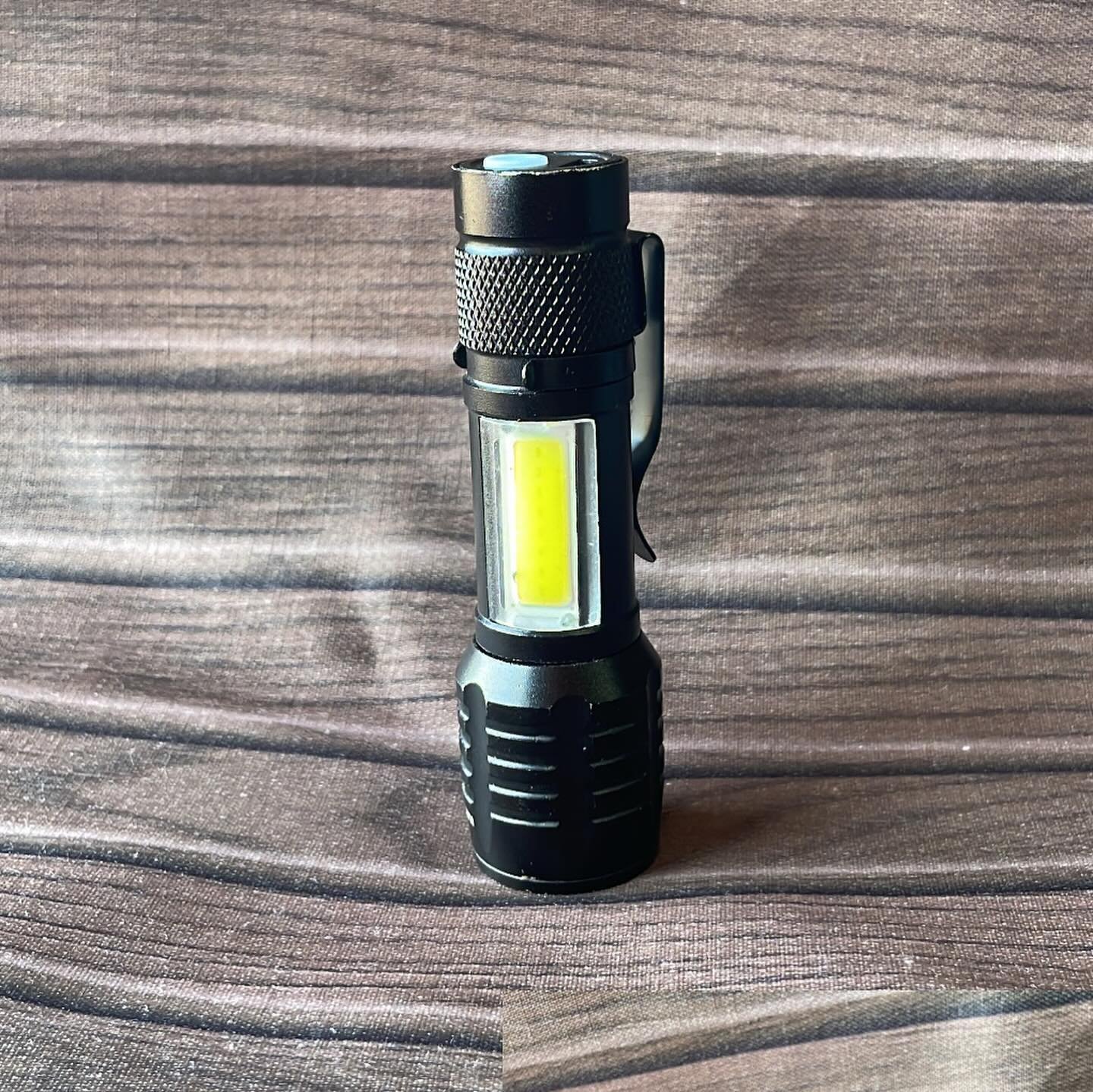 Lanterna Mini de Led 2 em 1 completa com case - Imagem 6